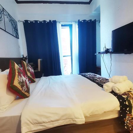 Warm Makati Aparthotel Makati City Bagian luar foto